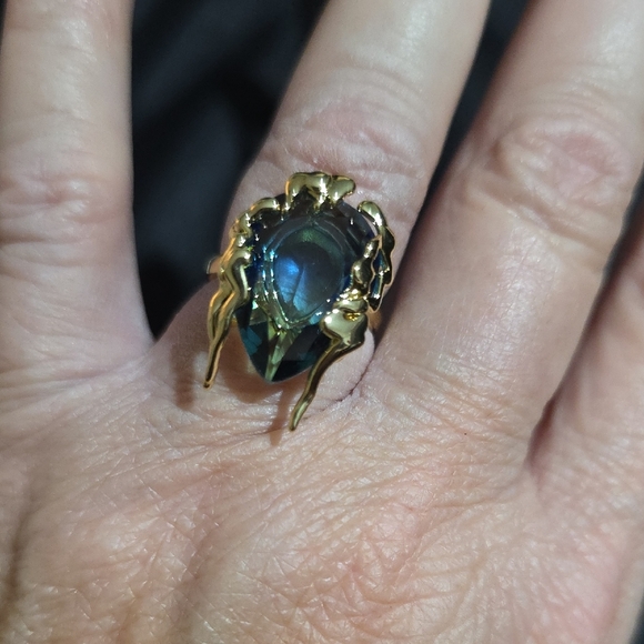 Elegant Gold Tone and Blue Stone Women's Ring Size 6 - Picture 1 of 5